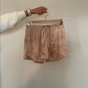 Cozy Neutral Tie-dye Shorts w/ Tags